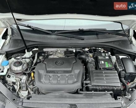 Белый Фольксваген Тигуан, объемом двигателя 2 л и пробегом 99 тыс. км за 17200 $, фото 9 на Automoto.ua