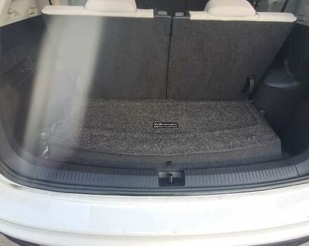 Білий Фольксваген Тігуан, об'ємом двигуна 2 л та пробігом 142 тис. км за 17200 $, фото 13 на Automoto.ua