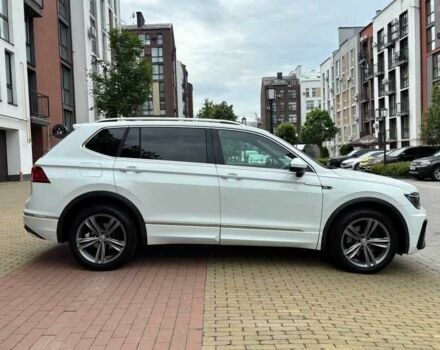 Белый Фольксваген Тигуан, объемом двигателя 2 л и пробегом 38 тыс. км за 18150 $, фото 2 на Automoto.ua