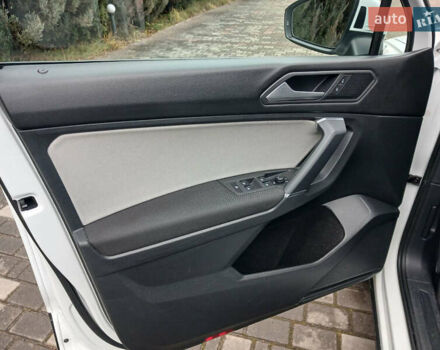 Белый Фольксваген Тигуан, объемом двигателя 2 л и пробегом 143 тыс. км за 17850 $, фото 7 на Automoto.ua