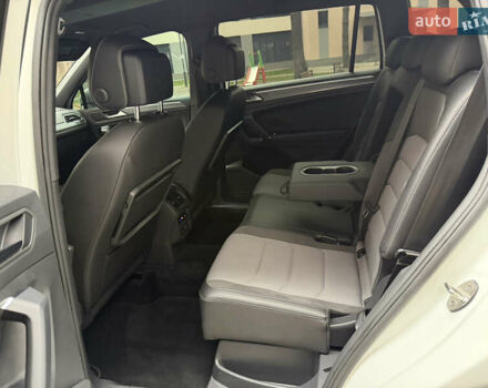 Белый Фольксваген Тигуан, объемом двигателя 2 л и пробегом 245 тыс. км за 28800 $, фото 41 на Automoto.ua