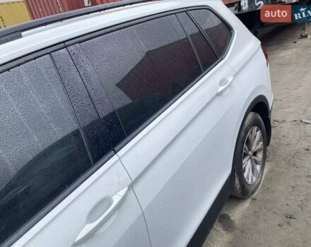 Білий Фольксваген Тігуан, об'ємом двигуна 2 л та пробігом 149 тис. км за 11300 $, фото 6 на Automoto.ua