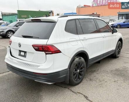 Белый Фольксваген Тигуан, объемом двигателя 2 л и пробегом 49 тыс. км за 12900 $, фото 2 на Automoto.ua