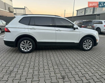 Білий Фольксваген Тігуан, об'ємом двигуна 1.98 л та пробігом 227 тис. км за 15999 $, фото 18 на Automoto.ua