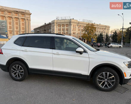 Білий Фольксваген Тігуан, об'ємом двигуна 1.98 л та пробігом 54 тис. км за 23700 $, фото 4 на Automoto.ua