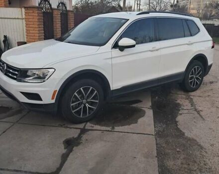 Білий Фольксваген Тігуан, об'ємом двигуна 2 л та пробігом 142 тис. км за 17200 $, фото 3 на Automoto.ua