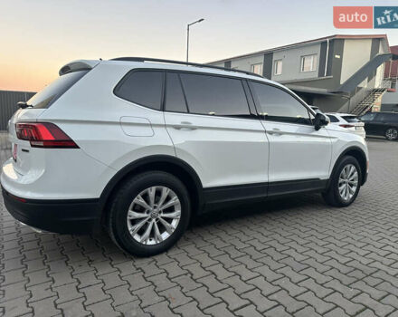 Білий Фольксваген Тігуан, об'ємом двигуна 1.98 л та пробігом 227 тис. км за 15999 $, фото 22 на Automoto.ua