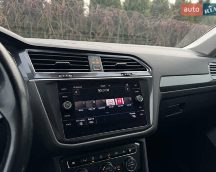 Білий Фольксваген Тігуан, об'ємом двигуна 2 л та пробігом 186 тис. км за 29999 $, фото 63 на Automoto.ua