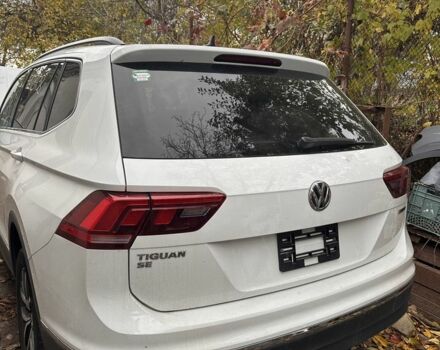 Білий Фольксваген Тігуан, об'ємом двигуна 2 л та пробігом 145 тис. км за 13600 $, фото 7 на Automoto.ua