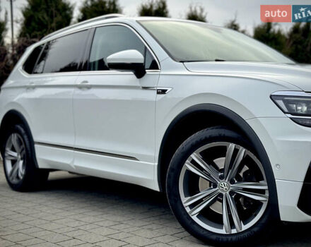 Білий Фольксваген Тігуан, об'ємом двигуна 2 л та пробігом 186 тис. км за 29999 $, фото 17 на Automoto.ua