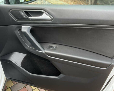 Белый Фольксваген Тигуан, объемом двигателя 0 л и пробегом 43 тыс. км за 22400 $, фото 13 на Automoto.ua