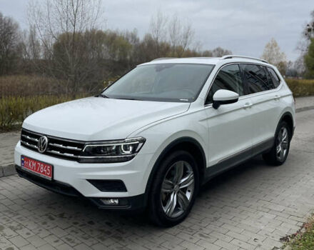 Белый Фольксваген Тигуан, объемом двигателя 0 л и пробегом 76 тыс. км за 22700 $, фото 3 на Automoto.ua
