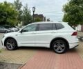 Белый Фольксваген Тигуан, объемом двигателя 2 л и пробегом 38 тыс. км за 18150 $, фото 3 на Automoto.ua