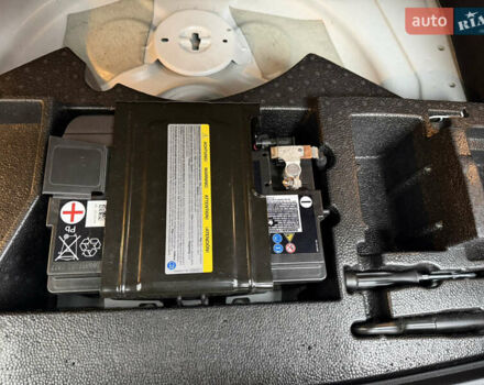 Белый Фольксваген Тигуан, объемом двигателя 2 л и пробегом 245 тыс. км за 28800 $, фото 28 на Automoto.ua