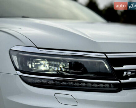 Білий Фольксваген Тігуан, об'ємом двигуна 2 л та пробігом 186 тис. км за 29999 $, фото 18 на Automoto.ua