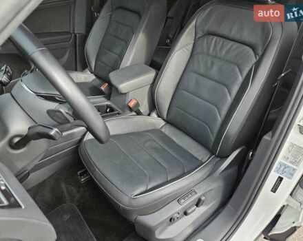 Білий Фольксваген Тігуан, об'ємом двигуна 2 л та пробігом 170 тис. км за 28500 $, фото 23 на Automoto.ua