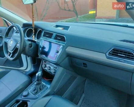 Белый Фольксваген Тигуан, объемом двигателя 2 л и пробегом 58 тыс. км за 22500 $, фото 10 на Automoto.ua