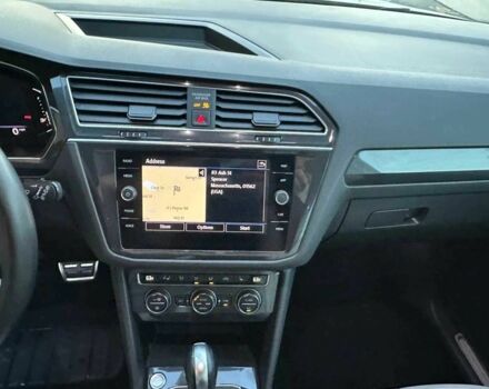 Білий Фольксваген Тігуан, об'ємом двигуна 2 л та пробігом 119 тис. км за 11000 $, фото 12 на Automoto.ua