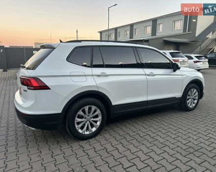 Білий Фольксваген Тігуан, об'ємом двигуна 1.98 л та пробігом 227 тис. км за 15999 $, фото 23 на Automoto.ua