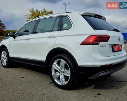 Білий Фольксваген Тігуан, об'ємом двигуна 2 л та пробігом 170 тис. км за 28500 $, фото 6 на Automoto.ua
