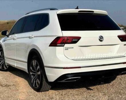 Белый Фольксваген Тигуан, объемом двигателя 2 л и пробегом 31 тыс. км за 12000 $, фото 2 на Automoto.ua