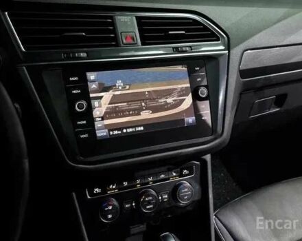 Білий Фольксваген Тігуан, об'ємом двигуна 2 л та пробігом 41 тис. км за 18000 $, фото 8 на Automoto.ua