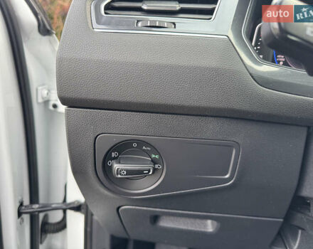 Білий Фольксваген Тігуан, об'ємом двигуна 2 л та пробігом 186 тис. км за 29999 $, фото 57 на Automoto.ua