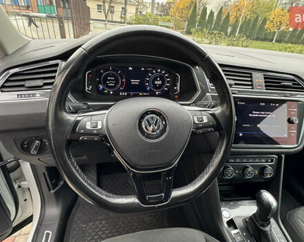 Білий Фольксваген Тігуан, об'ємом двигуна 1.97 л та пробігом 100 тис. км за 28500 $, фото 31 на Automoto.ua