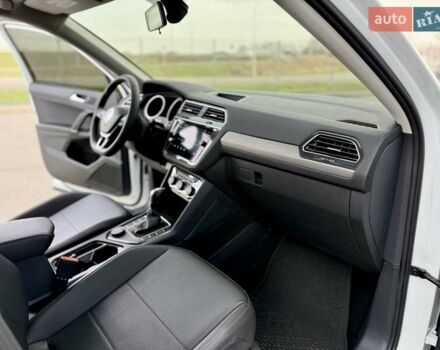 Белый Фольксваген Тигуан, объемом двигателя 1.98 л и пробегом 55 тыс. км за 21800 $, фото 18 на Automoto.ua