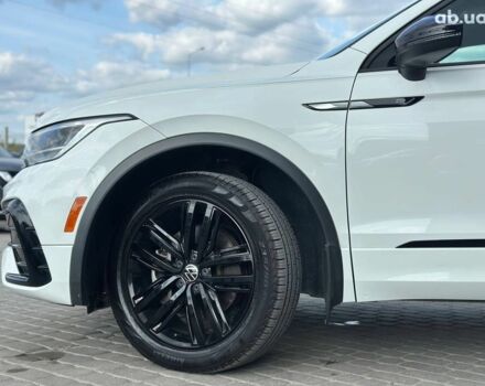 Белый Фольксваген Тигуан, объемом двигателя 2 л и пробегом 58 тыс. км за 31490 $, фото 3 на Automoto.ua