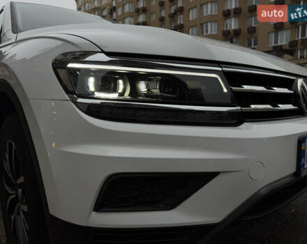 Білий Фольксваген Тігуан, об'ємом двигуна 2 л та пробігом 103 тис. км за 21000 $, фото 12 на Automoto.ua