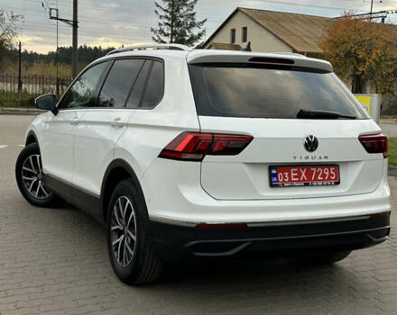 Белый Фольксваген Тигуан, объемом двигателя 2 л и пробегом 132 тыс. км за 27750 $, фото 48 на Automoto.ua
