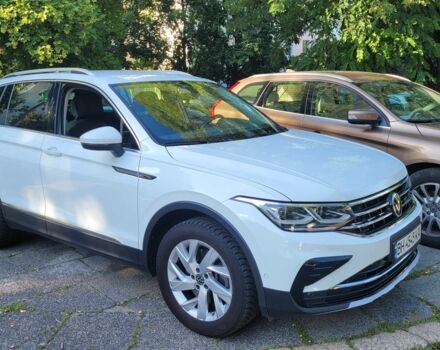 Белый Фольксваген Тигуан, объемом двигателя 2 л и пробегом 52 тыс. км за 37000 $, фото 1 на Automoto.ua