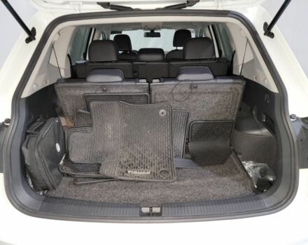 Белый Фольксваген Тигуан, объемом двигателя 2 л и пробегом 32 тыс. км за 18000 $, фото 5 на Automoto.ua