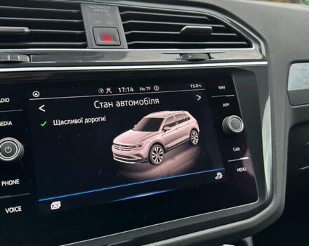 Белый Фольксваген Тигуан, объемом двигателя 2 л и пробегом 132 тыс. км за 27750 $, фото 122 на Automoto.ua