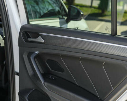 Белый Фольксваген Тигуан, объемом двигателя 2 л и пробегом 193 тыс. км за 33490 $, фото 44 на Automoto.ua