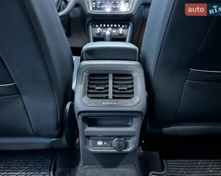 Белый Фольксваген Тигуан, объемом двигателя 2 л и пробегом 102 тыс. км за 21990 $, фото 14 на Automoto.ua