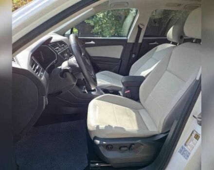 Белый Фольксваген Тигуан, объемом двигателя 2 л и пробегом 56 тыс. км за 8000 $, фото 5 на Automoto.ua