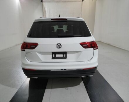 Белый Фольксваген Тигуан, объемом двигателя 2 л и пробегом 32 тыс. км за 18000 $, фото 2 на Automoto.ua