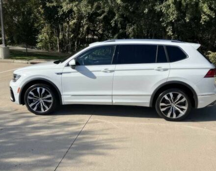 Білий Фольксваген Тігуан, об'ємом двигуна 2 л та пробігом 15 тис. км за 17000 $, фото 3 на Automoto.ua