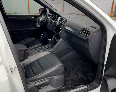 Белый Фольксваген Тигуан, объемом двигателя 1.98 л и пробегом 77 тыс. км за 26550 $, фото 13 на Automoto.ua