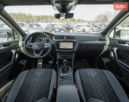 Белый Фольксваген Тигуан, объемом двигателя 2 л и пробегом 193 тыс. км за 33490 $, фото 61 на Automoto.ua