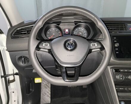 Белый Фольксваген Тигуан, объемом двигателя 2 л и пробегом 32 тыс. км за 18000 $, фото 9 на Automoto.ua