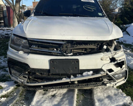 Белый Фольксваген Тигуан, объемом двигателя 1.98 л и пробегом 115 тыс. км за 13000 $, фото 1 на Automoto.ua