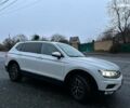 Белый Фольксваген Тигуан, объемом двигателя 2 л и пробегом 102 тыс. км за 21990 $, фото 2 на Automoto.ua