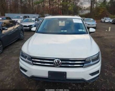 Белый Фольксваген Тигуан, объемом двигателя 2 л и пробегом 31 тыс. км за 5000 $, фото 1 на Automoto.ua