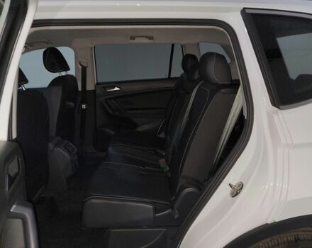 Белый Фольксваген Тигуан, объемом двигателя 2 л и пробегом 32 тыс. км за 18000 $, фото 7 на Automoto.ua