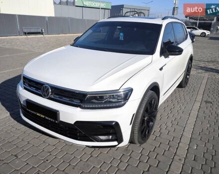 Білий Фольксваген Тігуан, об'ємом двигуна 2 л та пробігом 123 тис. км за 27500 $, фото 16 на Automoto.ua