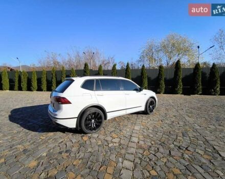 Білий Фольксваген Тігуан, об'ємом двигуна 2 л та пробігом 123 тис. км за 27500 $, фото 30 на Automoto.ua
