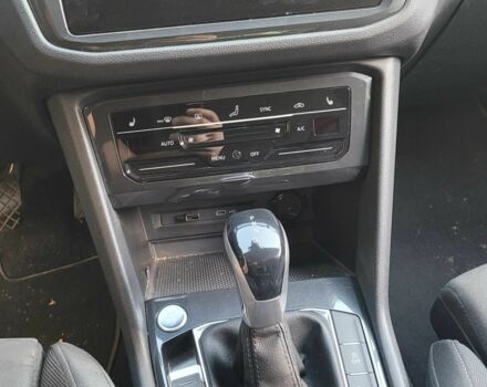 Белый Фольксваген Тигуан, объемом двигателя 2 л и пробегом 52 тыс. км за 37000 $, фото 4 на Automoto.ua